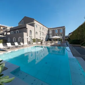 https://airone-city-hotel.taorminaitalyhotels.com