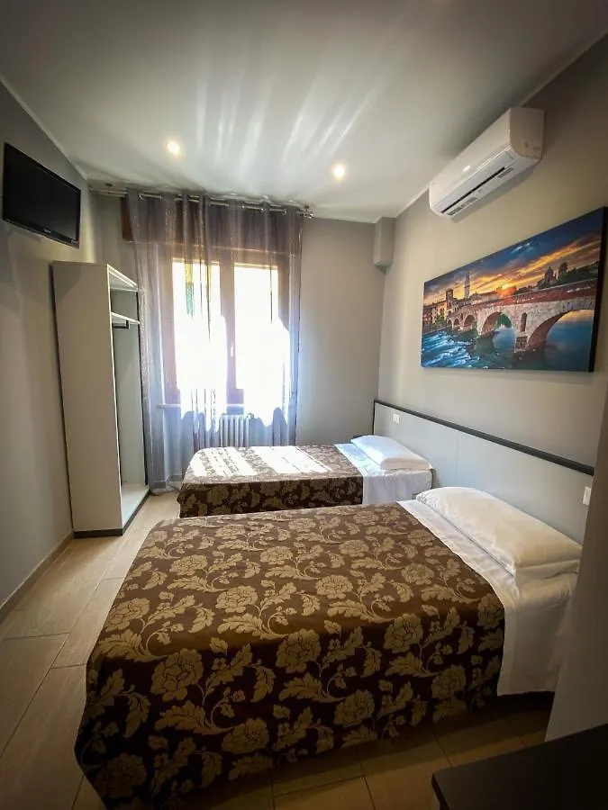 Hotel Arena Verona 0*,