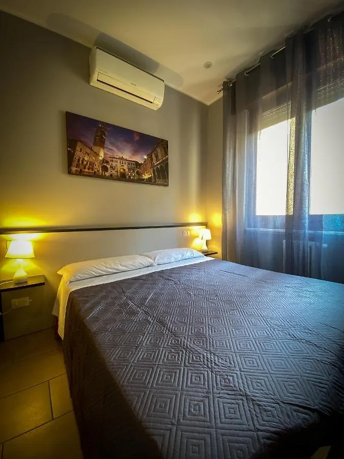 Hotel Arena Verona 0*,